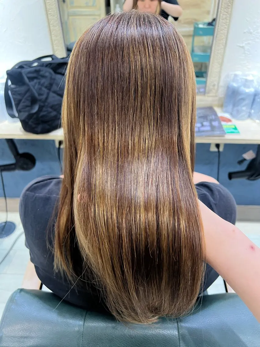 ロング カラー パーマ ハイライトカラー くせ毛 ハイライト 酸性ストレート ストレートパーマ カット ヘアカラー 縮毛矯正 たけかわ みずきのヘアスタイル