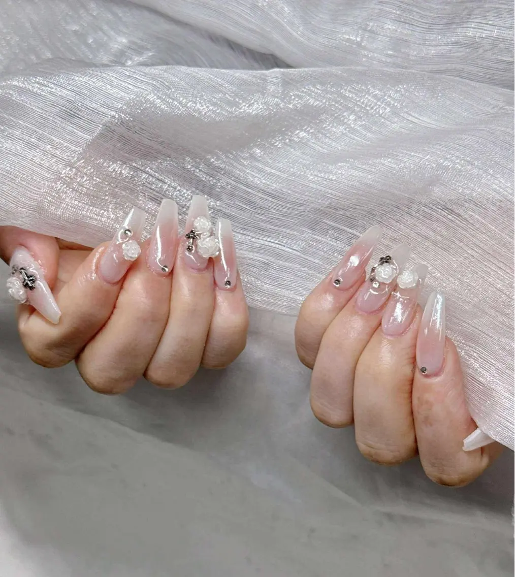 ネイル 長さ出し グラデーション 卒業式 キラキラネイル マグネットネイル ハンドネイル Lee Nailsのネイルデザイン