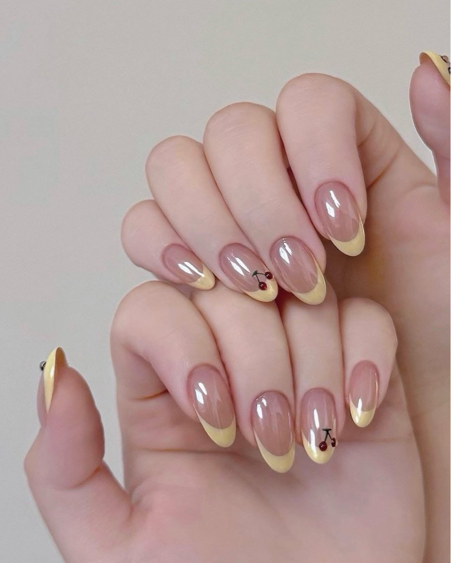 ネイル オーロラネイル 氷ネイル・うるうるネイル 韓国ネイル 水色 夏ネイル ハンドネイル キラキメ 博多nail💅のネイルデザイン