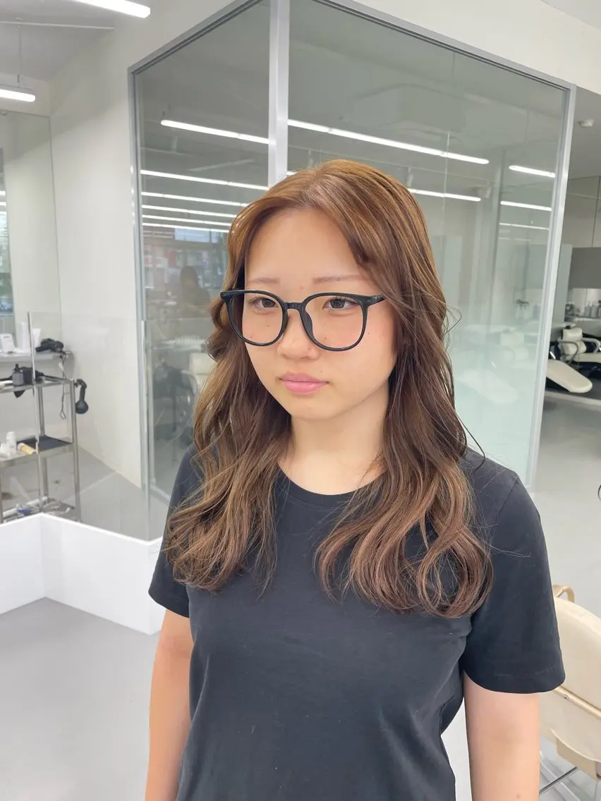 セミロング カラー ブリーチ 松村 友里圭のヘアスタイル