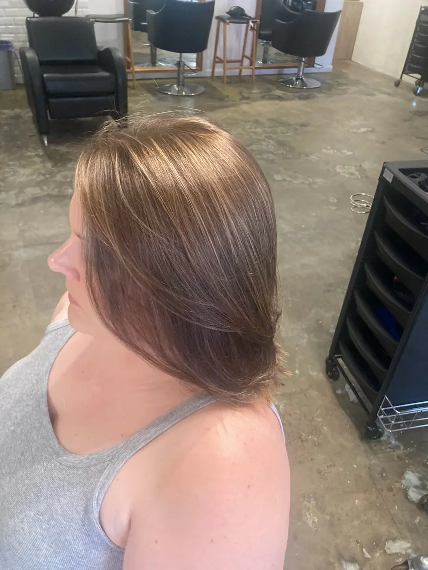 ミディアム カラー 透明感カラー ハイライトカラー ハイライト ヘアカラー 席数2席プライベート /マンツーマンサロンのヘアスタイル
