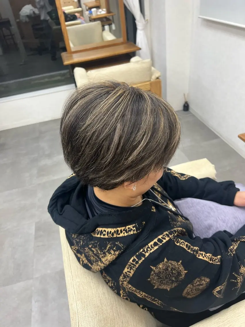 ショート ハイライト ブリーチカラー HAZUKI🦖のヘアスタイル