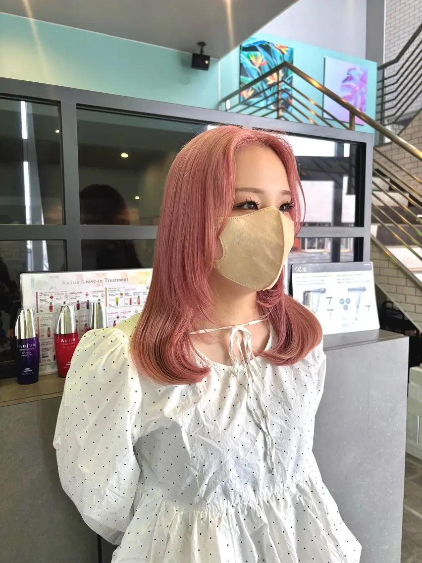 ロング カラー ブリーチ ハイトーンカラー ピンクカラー ヘアカラー 🫧古田 穂香🫧カットモデルのヘアスタイル
