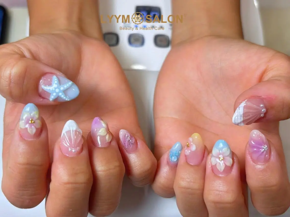 ネイル ブルー フラワーネイル ガーリー 韓国ネイル パステルネイル ハンドネイル LYYM Salonのネイルデザイン