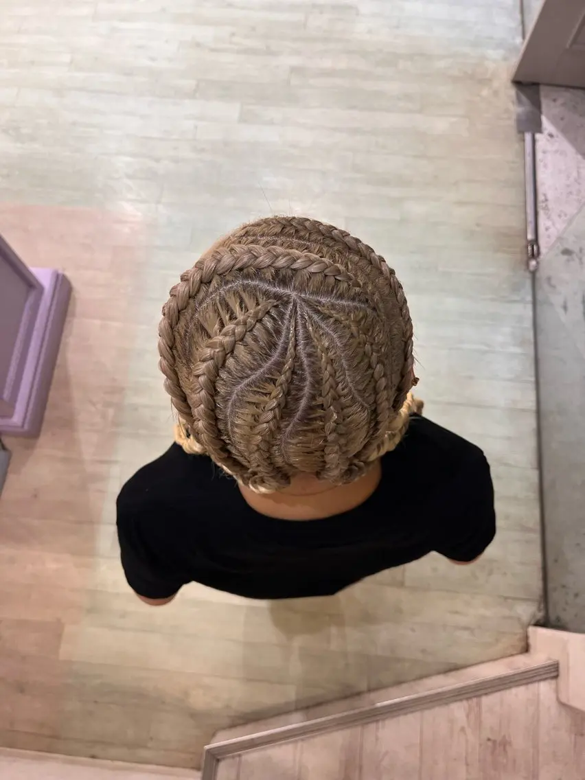 ヘアアレンジ TIEDHAIR SAKIRAのヘアスタイル