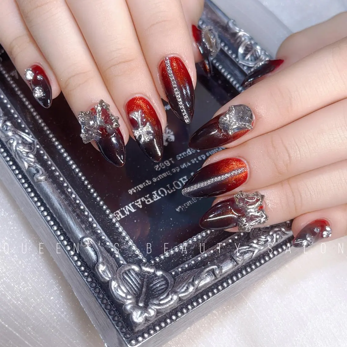 ネイル ハンドネイル Queens マオのネイルデザイン