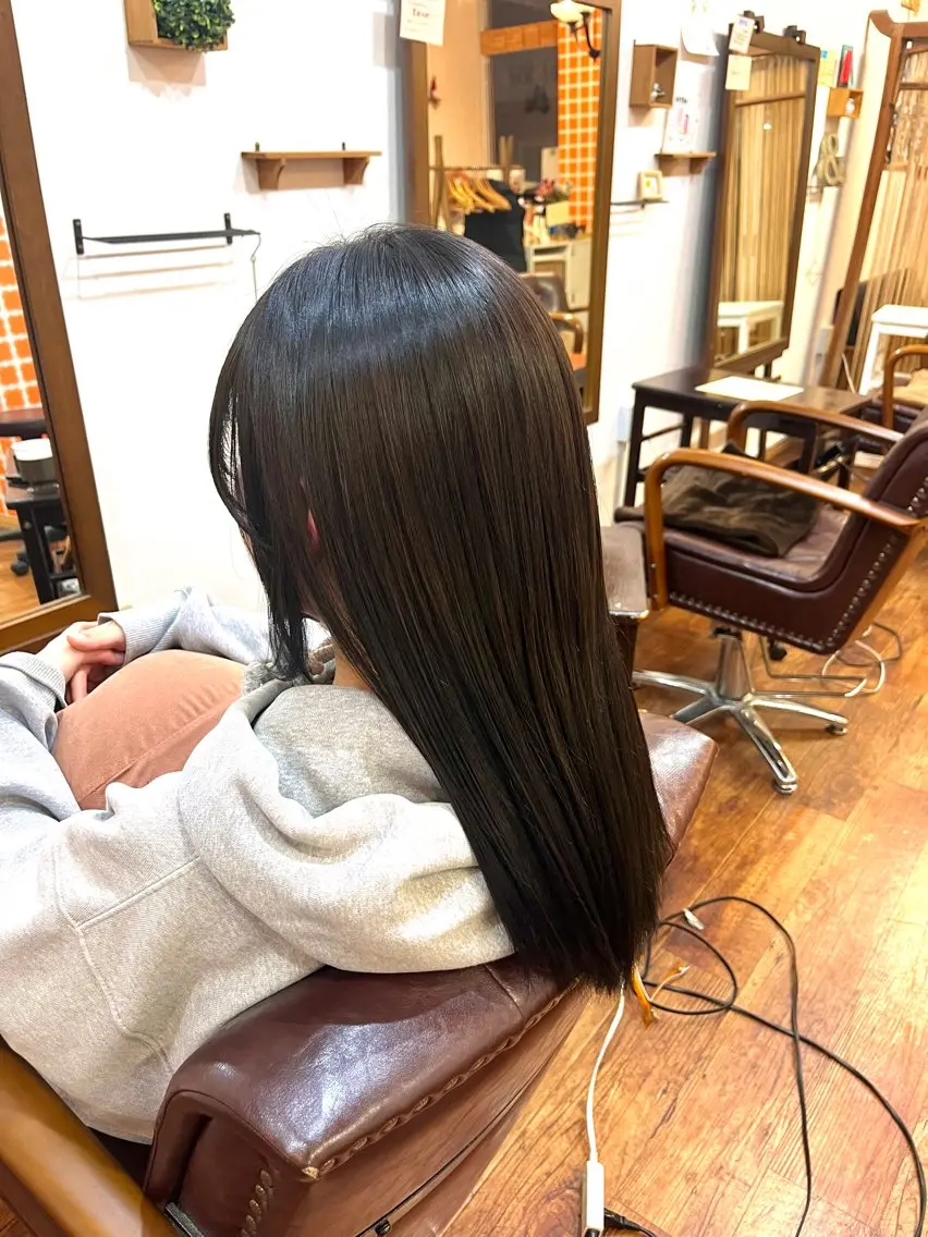 セミロング カラー ヘアアレンジ アッシュ ブリーチ ブラウンカラー 透明感カラー ブリーチなしカラー 中津川 愛恵のヘアスタイル
