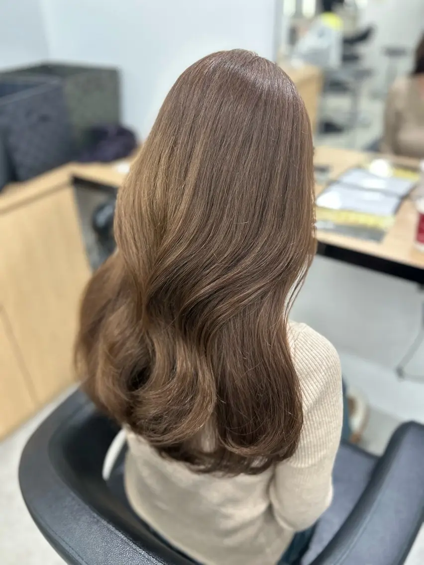 ロング カラー ヘアカラー トリートメント ヘッドスパ ヘアセット YUKA🤍ベージュ /ミルクティーのヘアスタイル