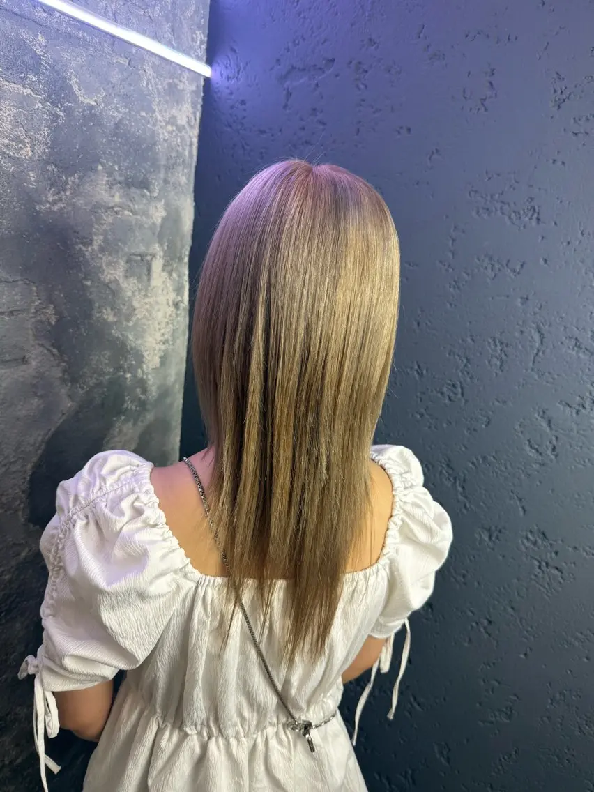 ロング ヘアカラー トリートメント SAIKA🤍ミルク ティー/ピンクカラーのヘアスタイル