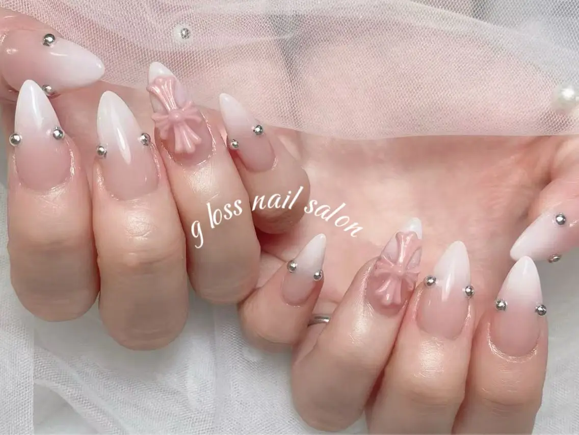 ネイル りこ🫧 gloss nailのネイルデザイン