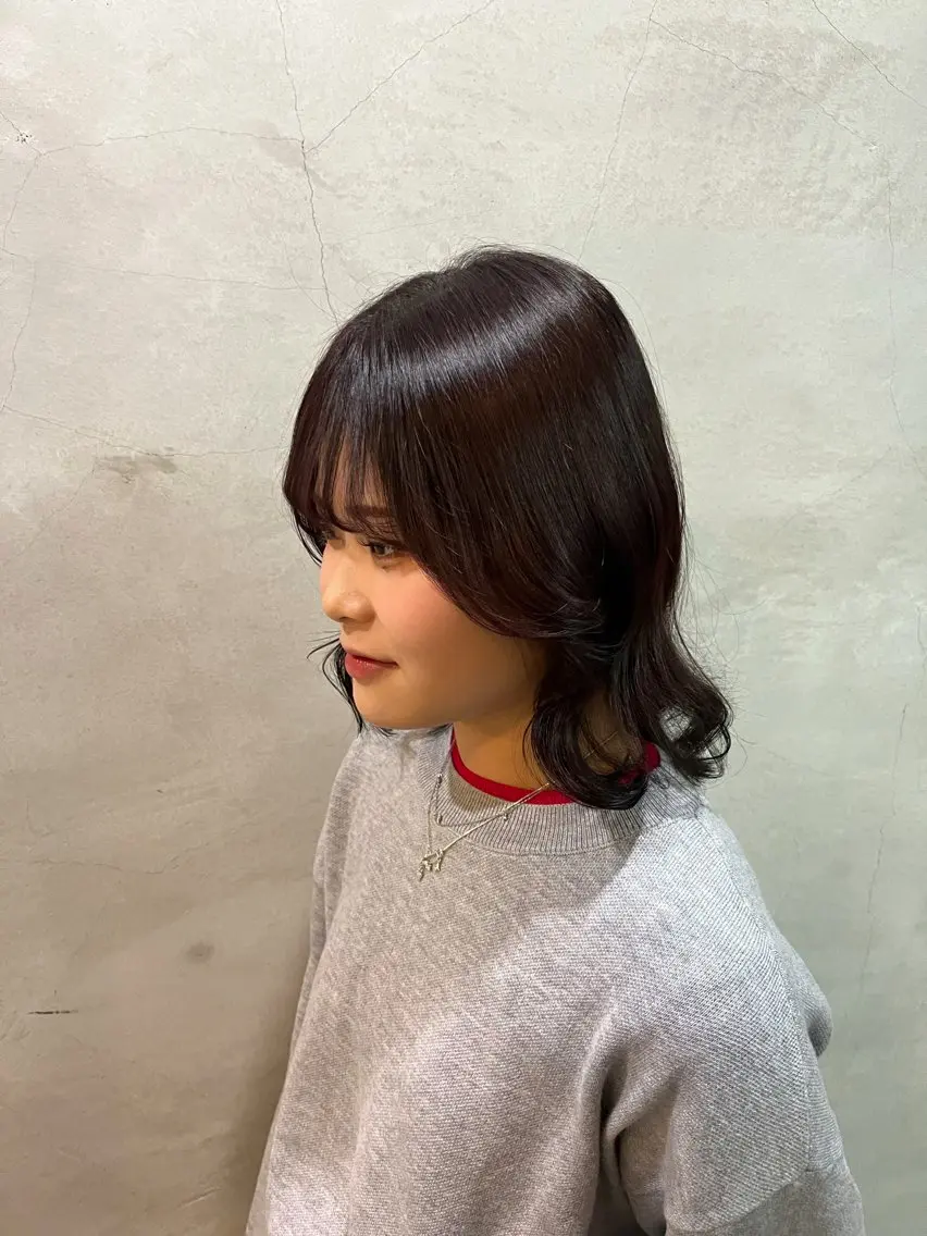 ミディアム カラー レッドカラー 顔周りカット 山根 桜のヘアスタイル