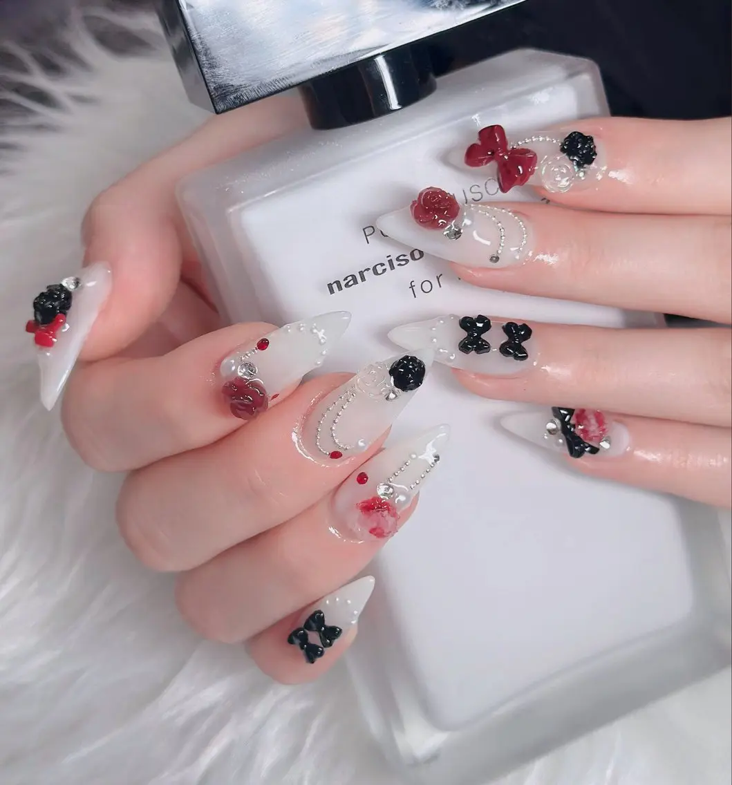 ネイル フレンチネイル ジェルネイル ハロウィン キラキラネイル 韓国ネイル H.baby Nail Salonのネイルデザイン