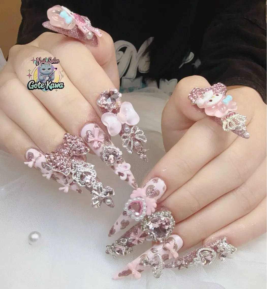 ネイル アートネイル キラキラネイル スカルプネイル Gote Kawa nail salonのネイルデザイン