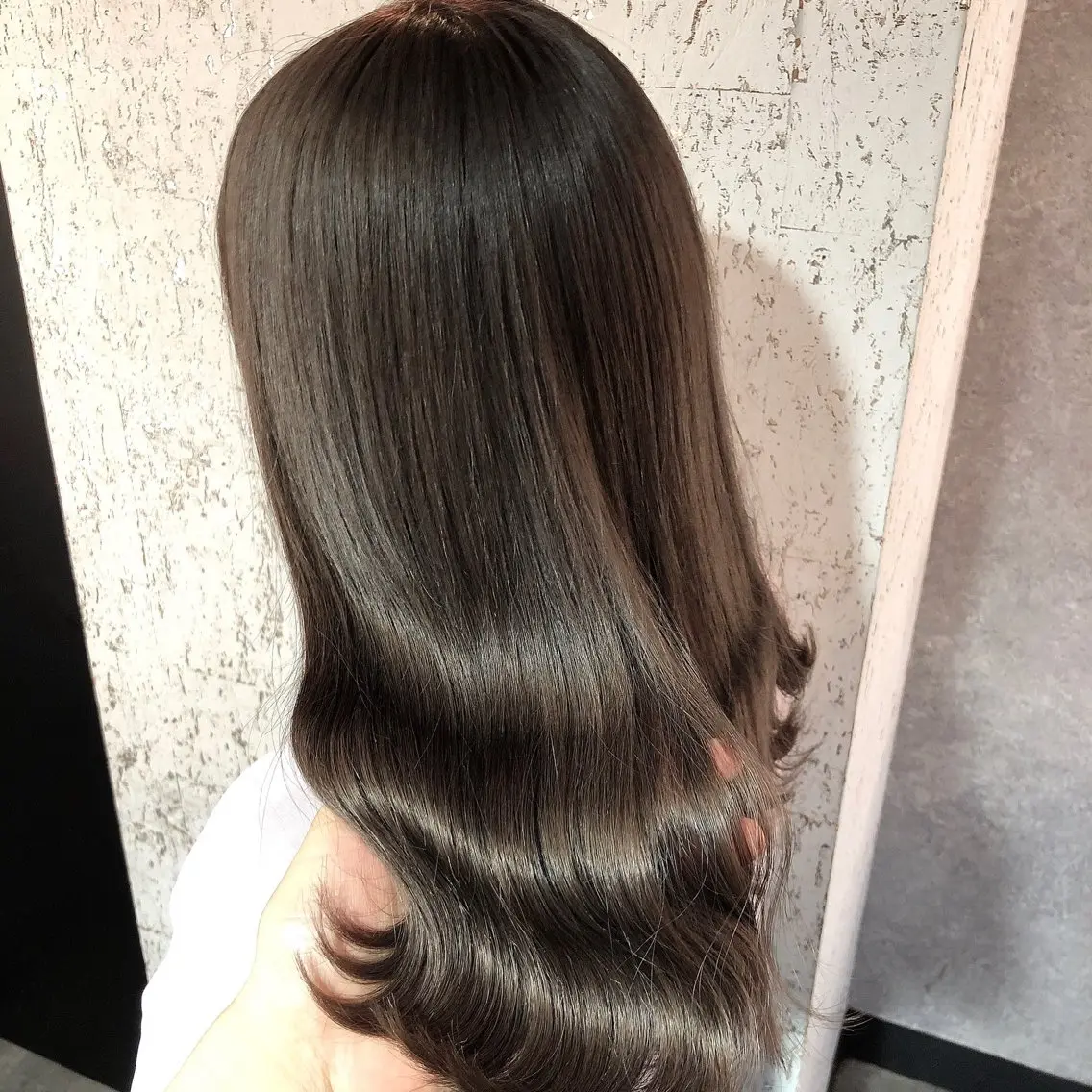 ミディアム アッシュ 髪質改善 レイヤーカット 縮毛矯正 ヘアカラー トリートメント 🫧小顔顔周りカット レイヤー/縮毛/白倉のヘアスタイル