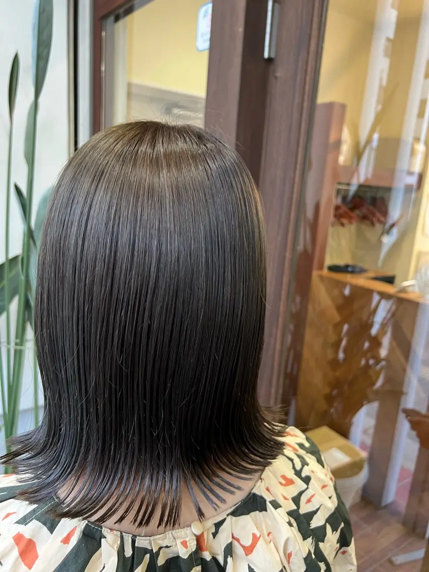 セミロング カラー ブリーチ ブリーチなしカラー トリートメント ヘアカラー トリートメント ヘッドスパ ブリーチカラー🦖 岡部木乃夏のヘアスタイル