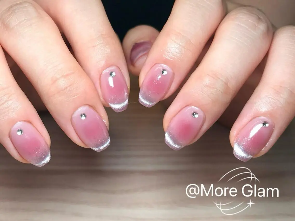 ネイル 長さ出し フットネイル フレンチネイル ジェルネイル ガラスフレンチ MoreGlam ネイルのネイルデザイン