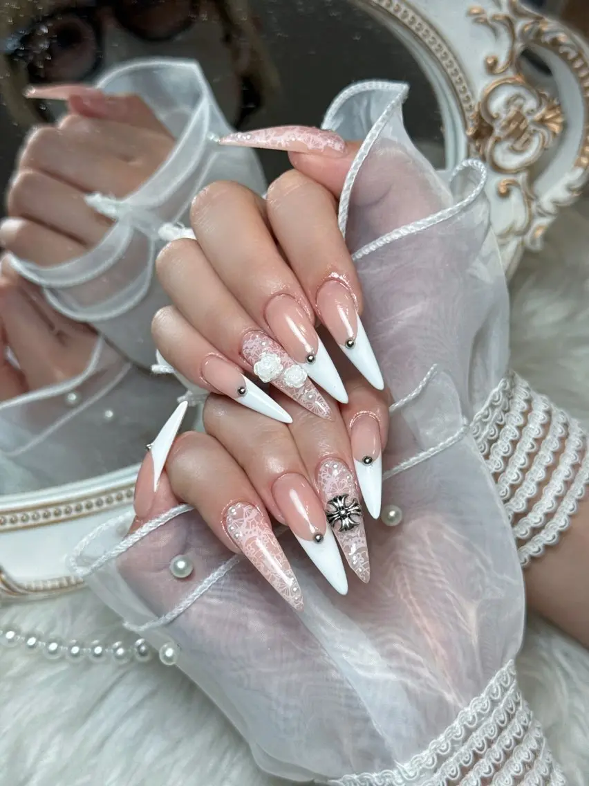 ネイル チークネイル ドット フレンチネイル グラデーション ハート ハンドネイル Julli NailStudioのネイルデザイン