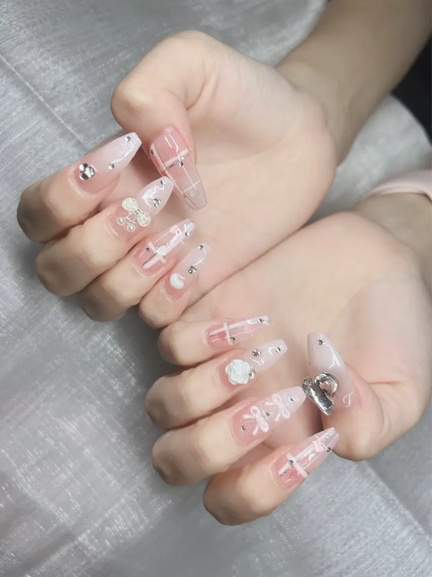 ネイル 長さ出し グラデーション キラキラネイル マグネットネイル ニュアンスネイル ハンドネイル Lee Nails チップ長さだし専門店のネイルデザイン