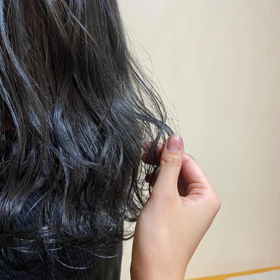 セミロング カラー SALTWATER AYARIのヘアスタイル