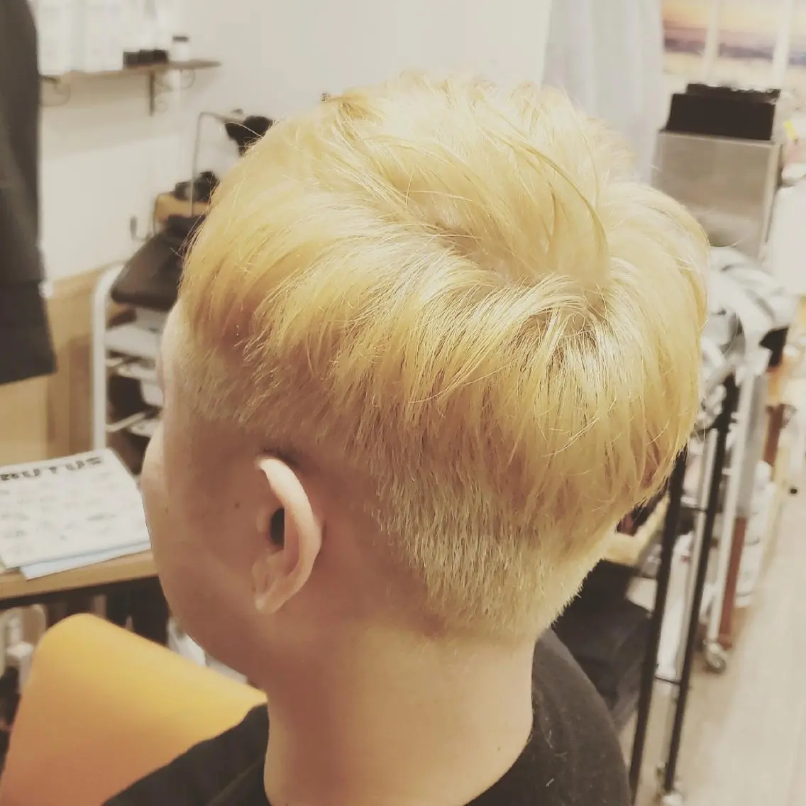 ショート メンズ カラー メンズブリーチ アディクシーカラー ブリーチ イルミナカラー 外国人風カラー ヘアカラー spa hair ark 富井直美のヘアスタイル