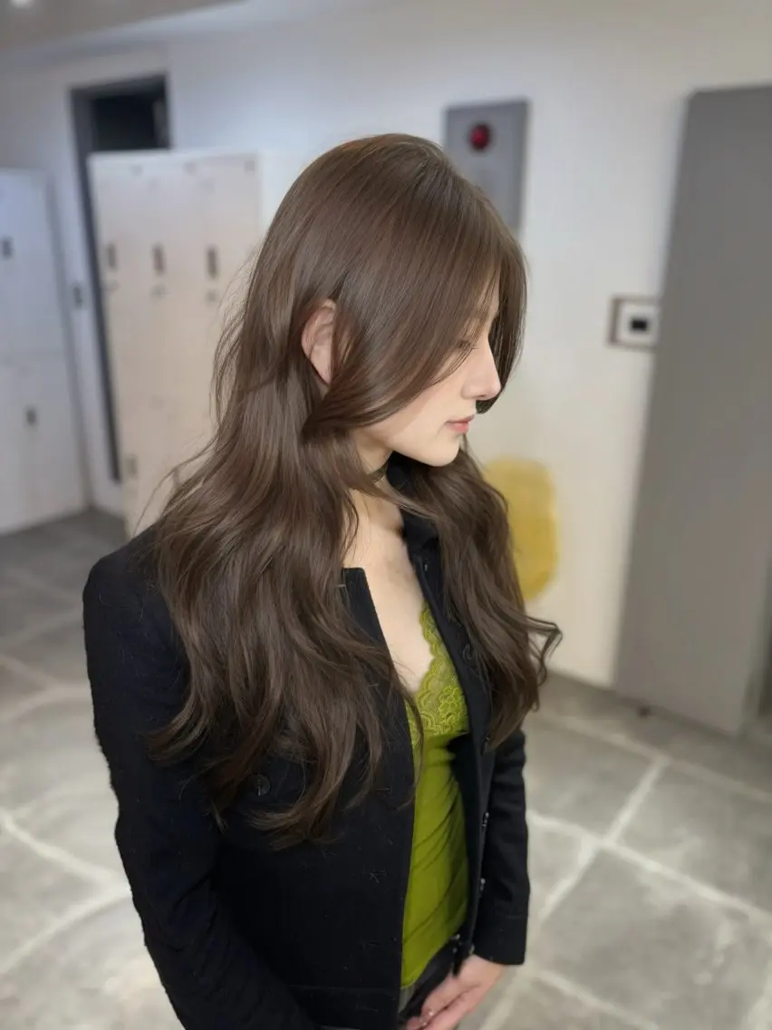 ロング ケアカラー PELE  原宿 airiのヘアスタイル