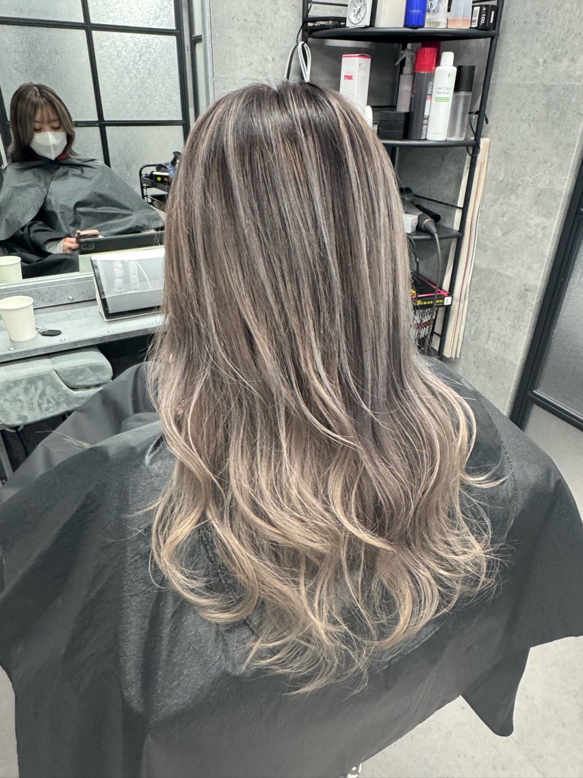 セミロング カラー バレイヤージュ ブリーチ レイヤーカット ヘアカラー トリートメント 艶髪✨ブリーチ職人 yasuのヘアスタイル
