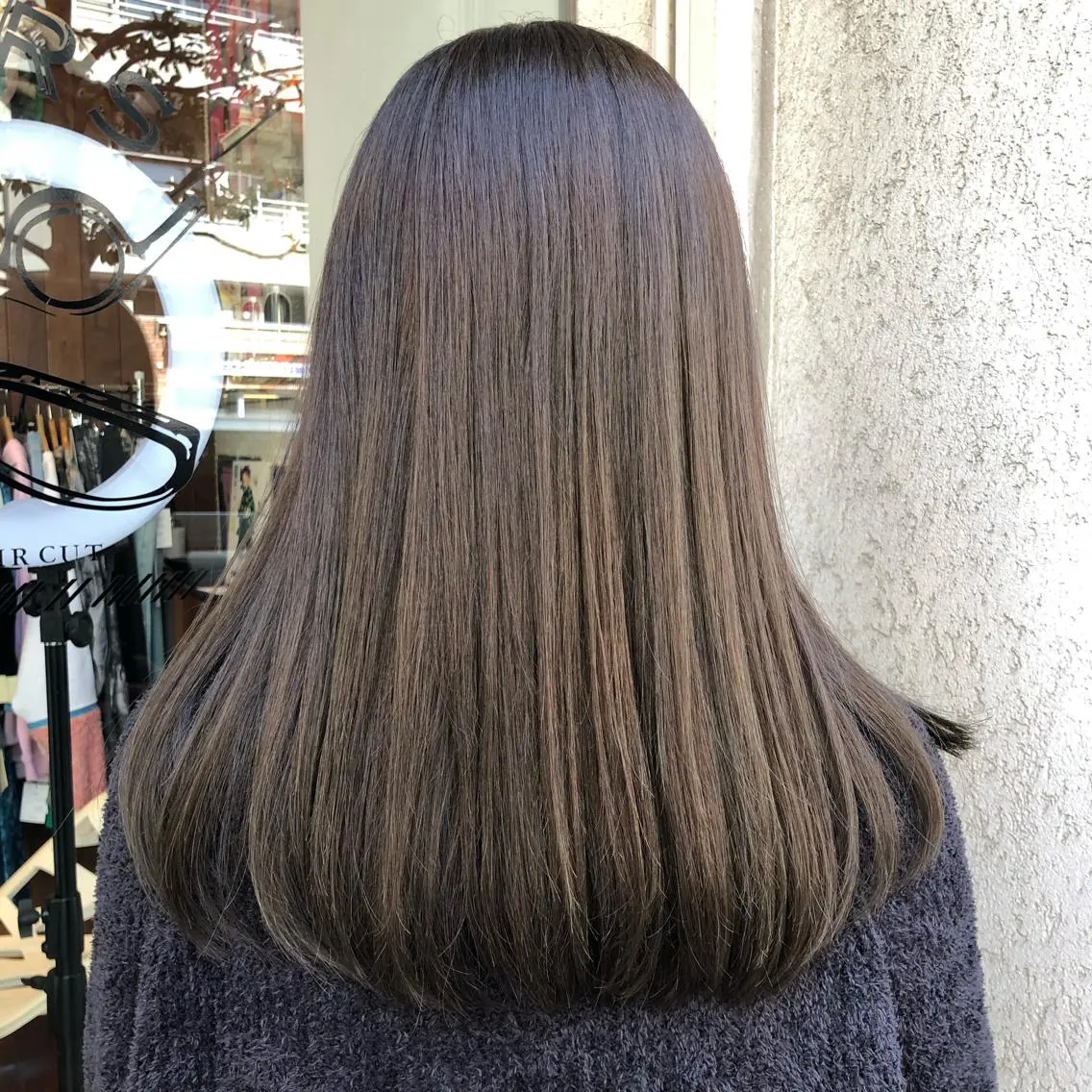 ロング カラー ベージュカラー オリーブベージュ カット CoCooN minamiのヘアスタイル