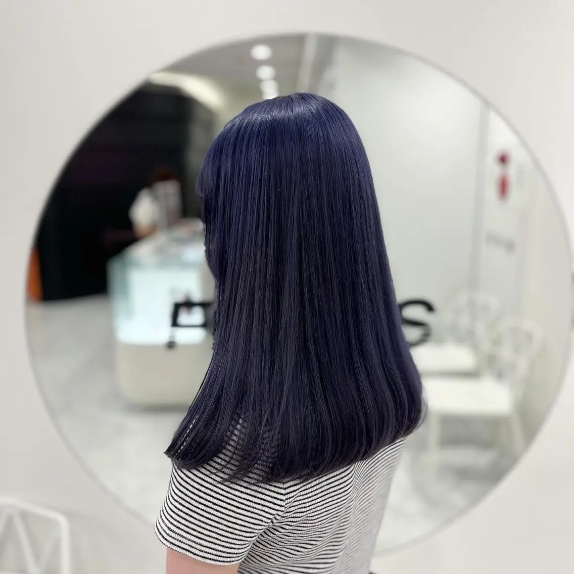 ミディアム カラー 🩵色落ち可愛い 寒色カラー🩵のヘアスタイル