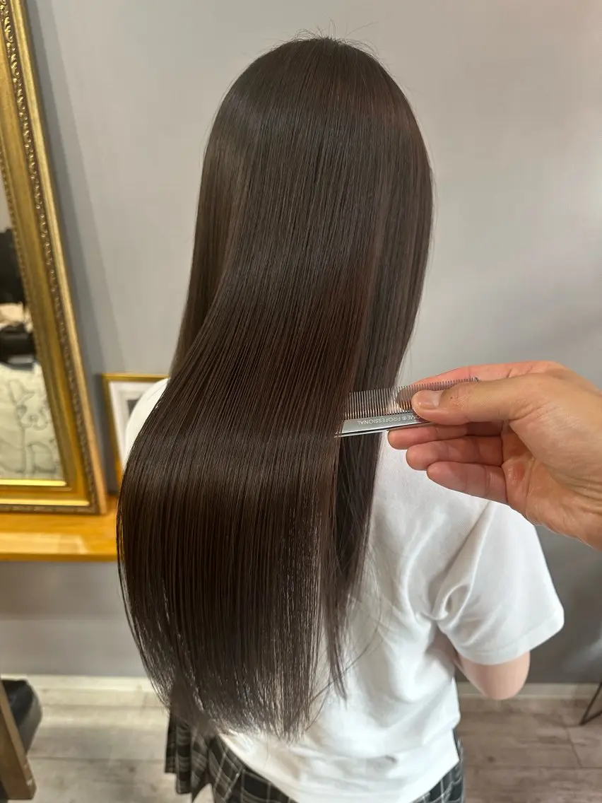 ロング カット トリートメント 渡辺俊介 暗髪カラー /美髪矯正/髪質改善のヘアスタイル