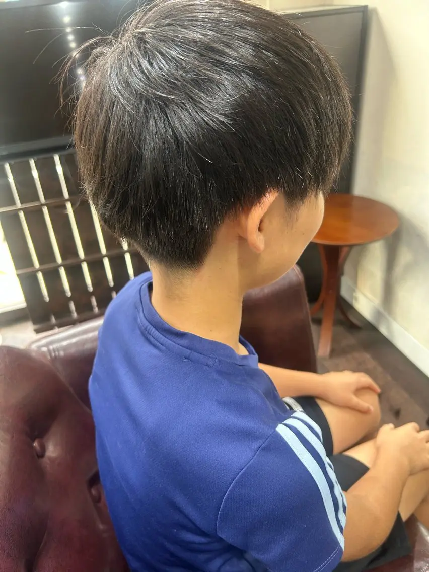 カット(小,中学生) (場合によりシャンプー、ブロウ込)の写真