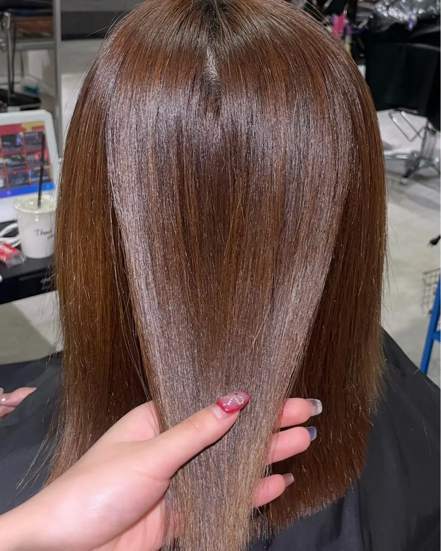 ミディアム カラー ブラウンカラー ダークブラウン 顔まわりレイヤー レイヤーカット 縮毛矯正 カット ヘアカラー 縮毛矯正 トリートメント レイヤー /髪質改善/ariのヘアスタイル