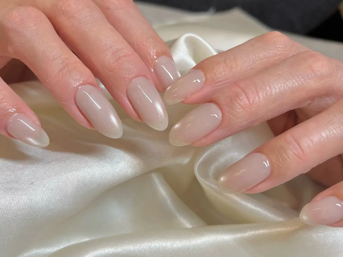ネイル ホワイト ハンドネイル petit sarina..ෆのネイルデザイン