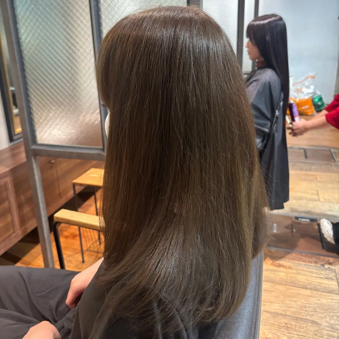 ロング ヘアカラー トリートメント グレージュカラー/ 透明感カラー🗽のヘアスタイル