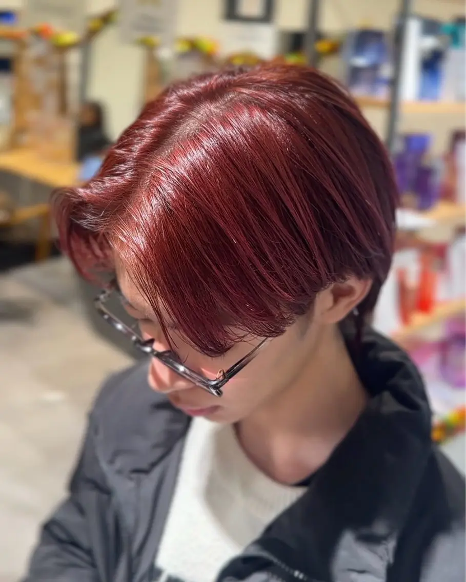 ショート カラー メンズ メンズブリーチ ブリーチ ブリーチなしカラー レッドカラー アダチ コウスケのヘアスタイル