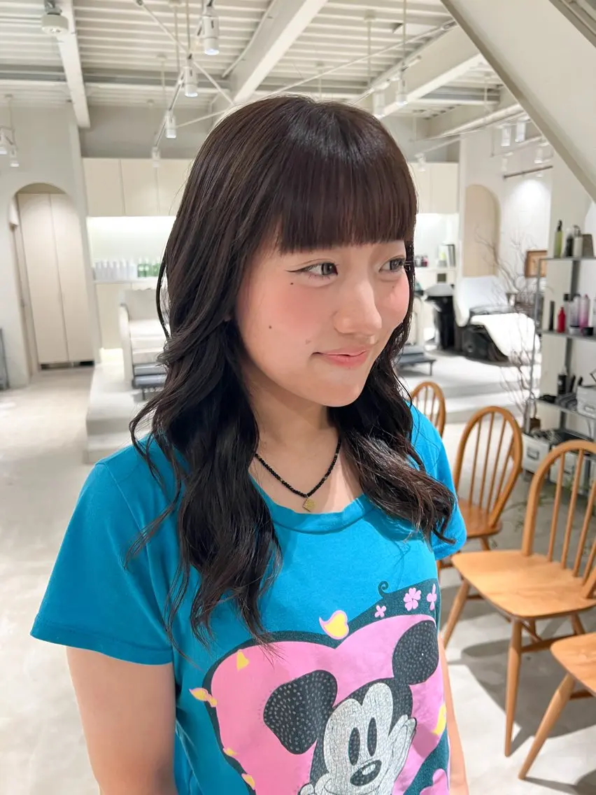 ロング カラー 透明感カラー 周東 芽依のヘアスタイル