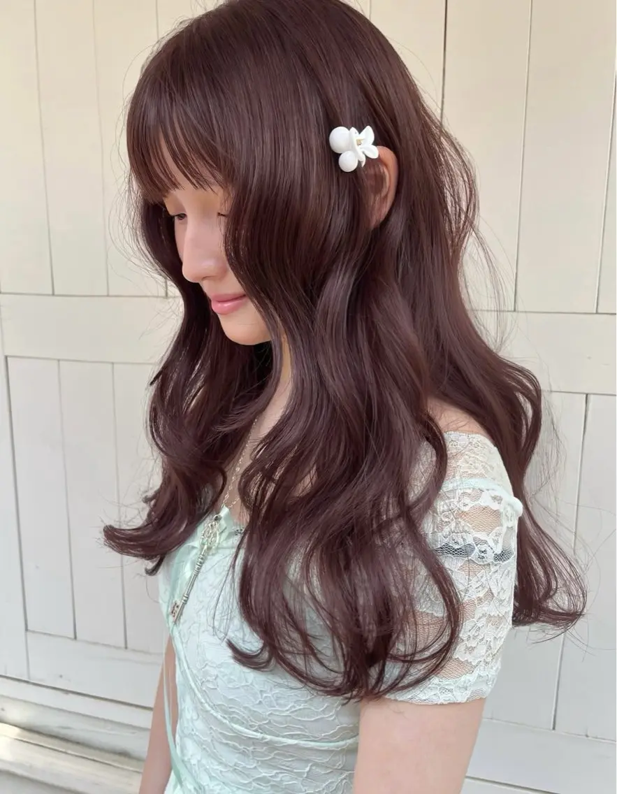 セミロング 新宿 愛香のヘアスタイル