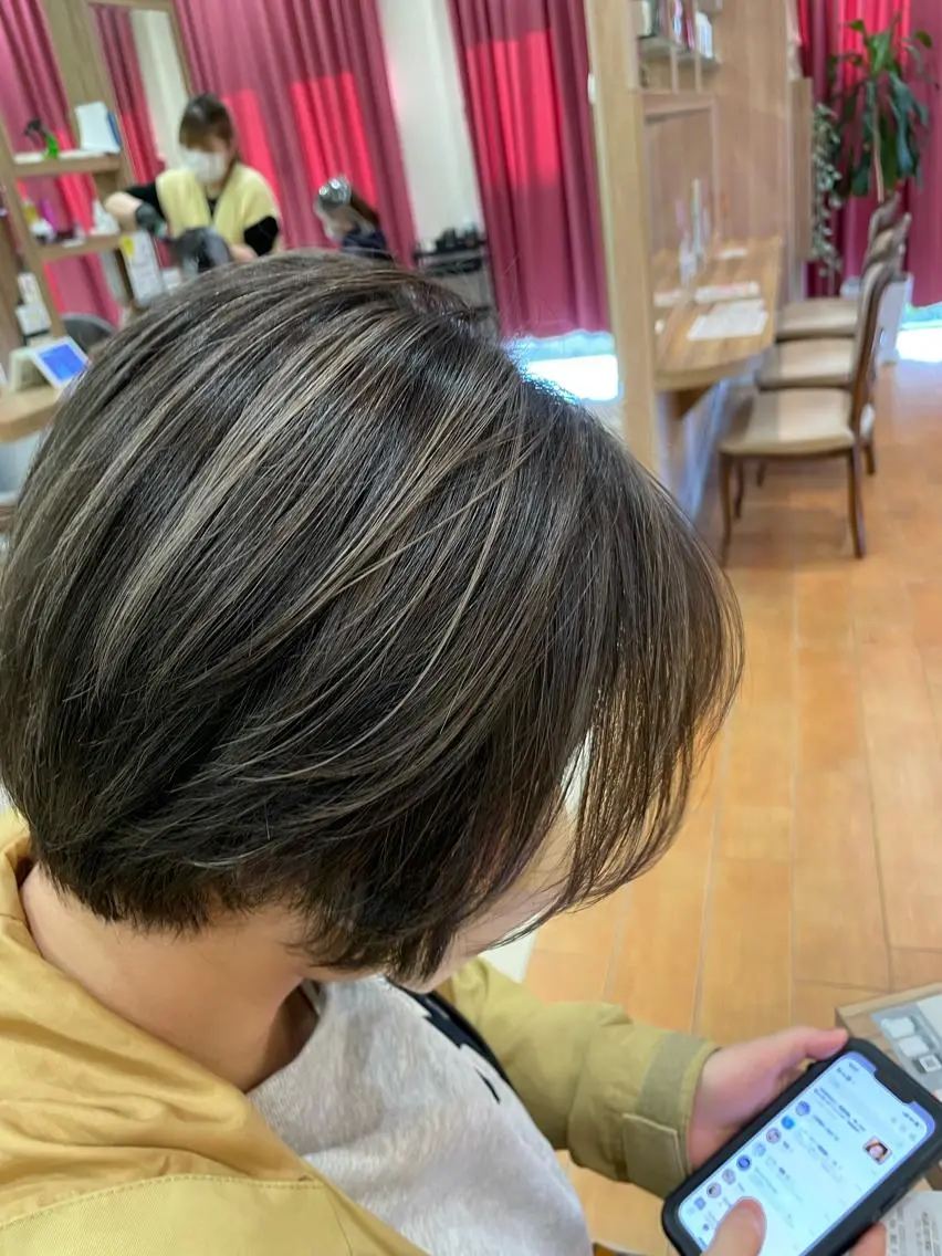 ✨白髪ぼかしワンカラーorハイライトor白髪染め剥がし✨白髪の量と今までの履歴によって変わります☝🏻の写真