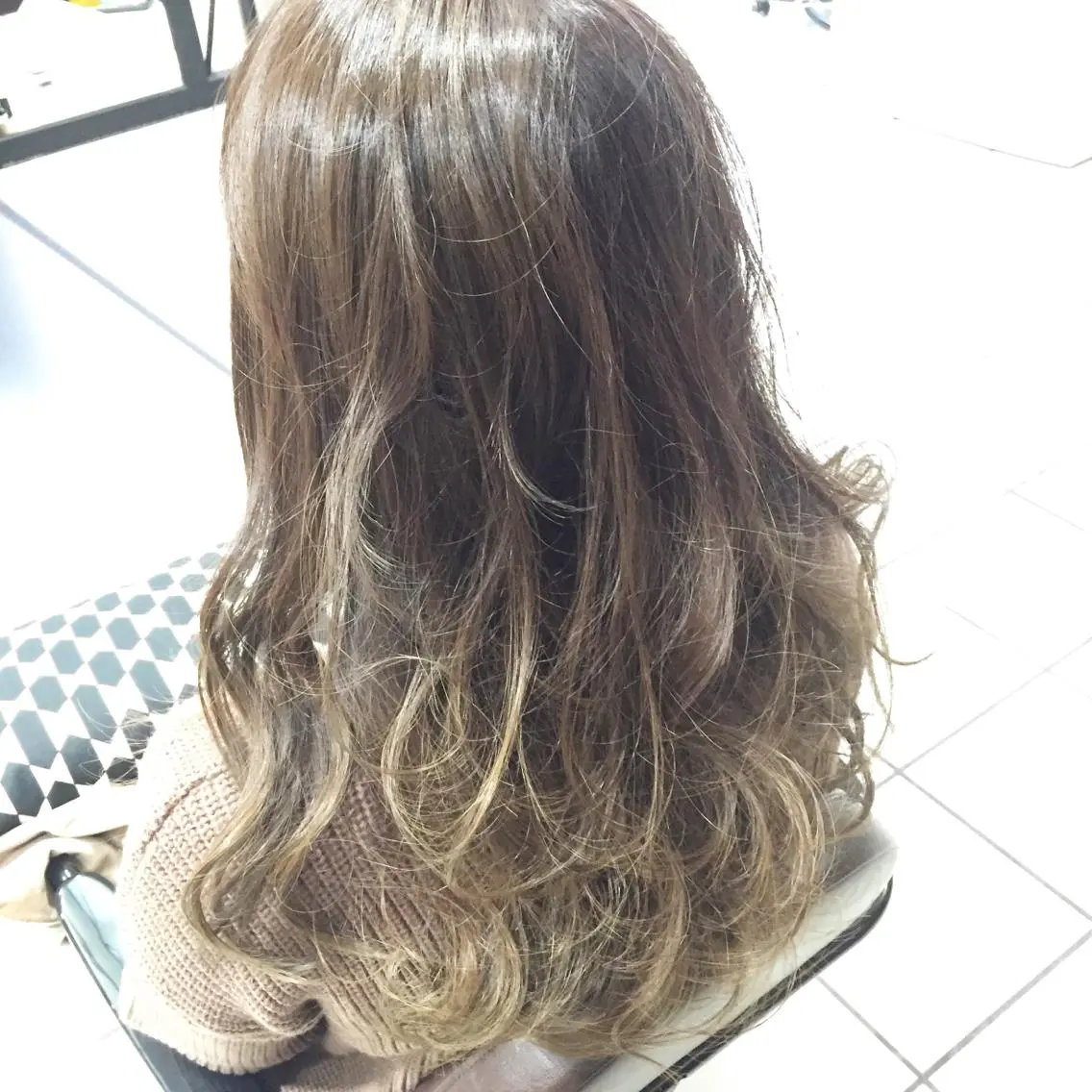 ミディアム セミロング ロング カラー グラデーションカラー イルミナカラー 西村 達哉のヘアスタイル