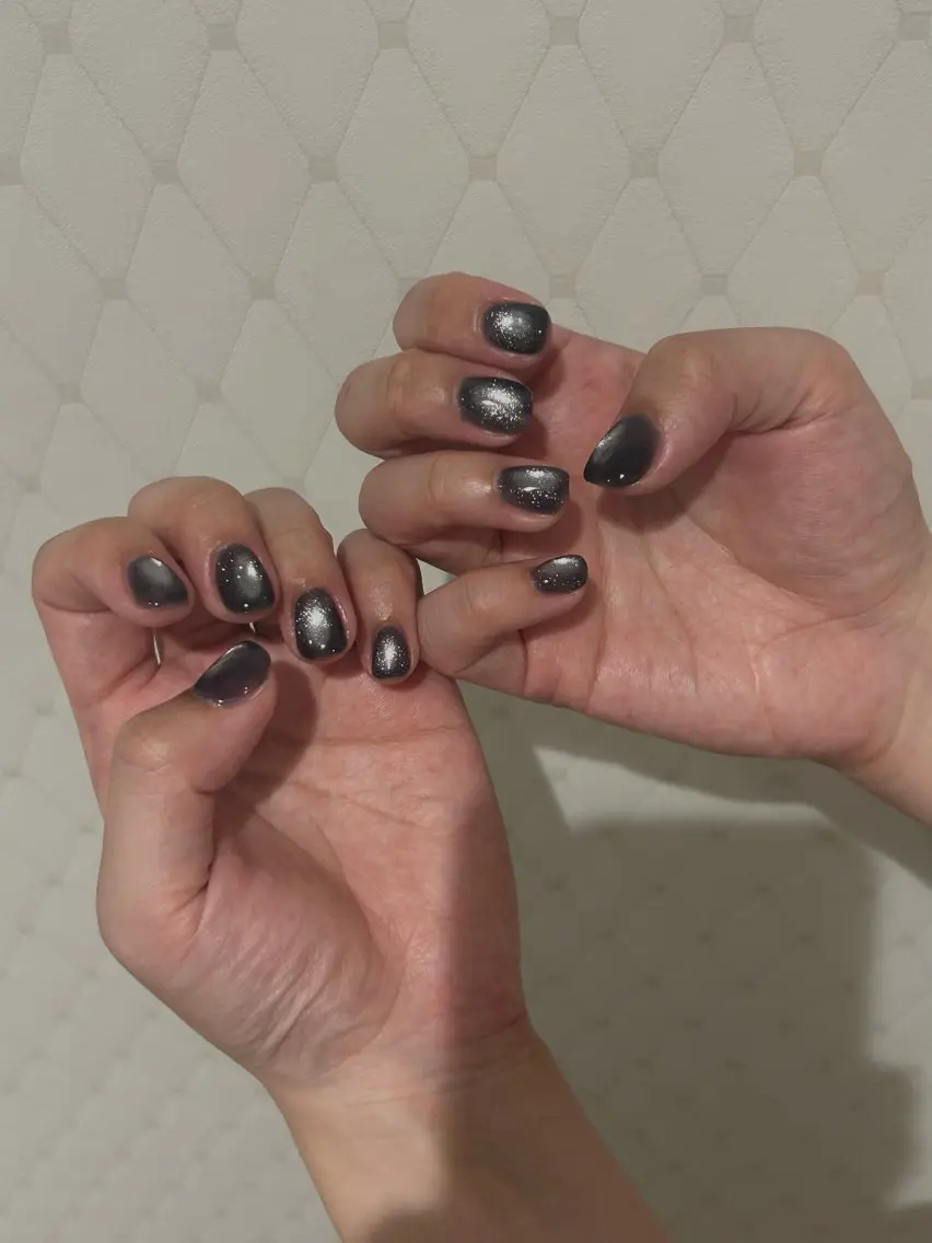 ネイル ハンドネイル 𝗶𝗿𝗼𝗵𝗮 ໒꒱ 𓏸*˚のネイルデザイン