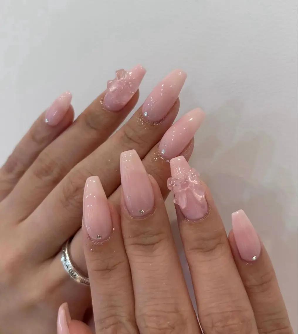 ネイル グラデーション キラキラネイル ワンカラーネイル 冬ネイル Jenn Nail Salonのネイルデザイン