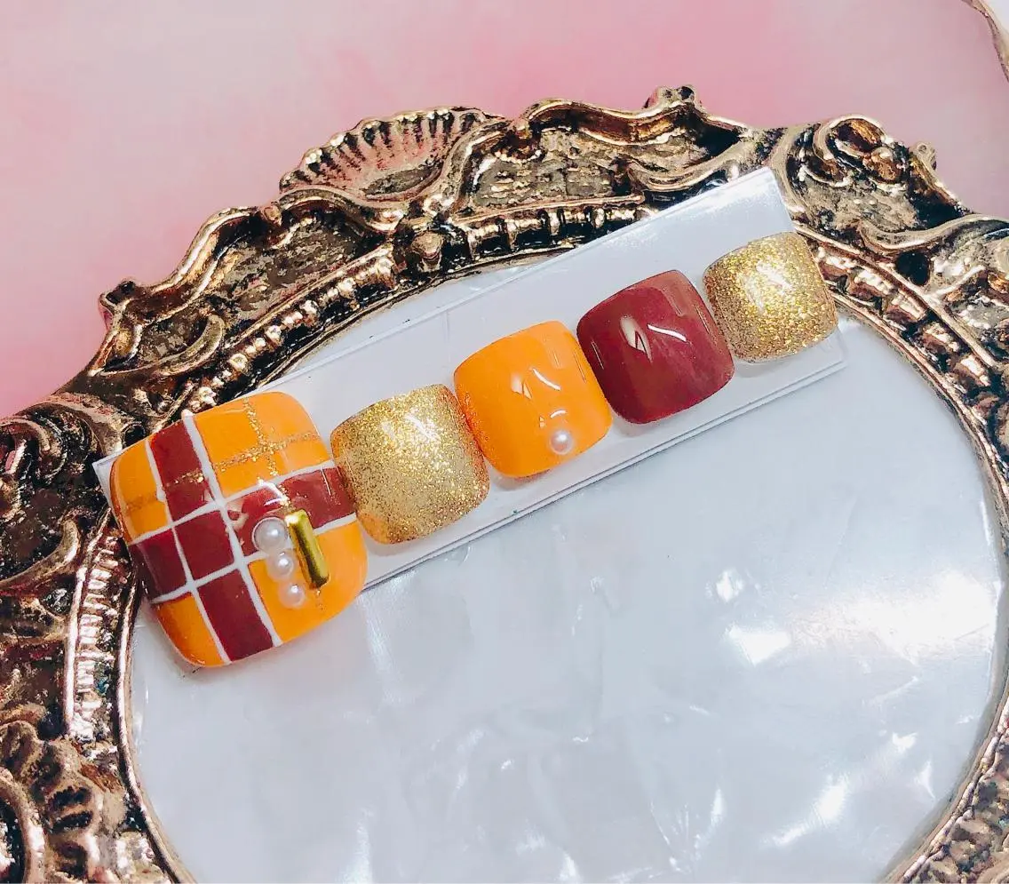 ネイル フットネイル フットネイル CROWN プライベートサロンのネイルデザイン