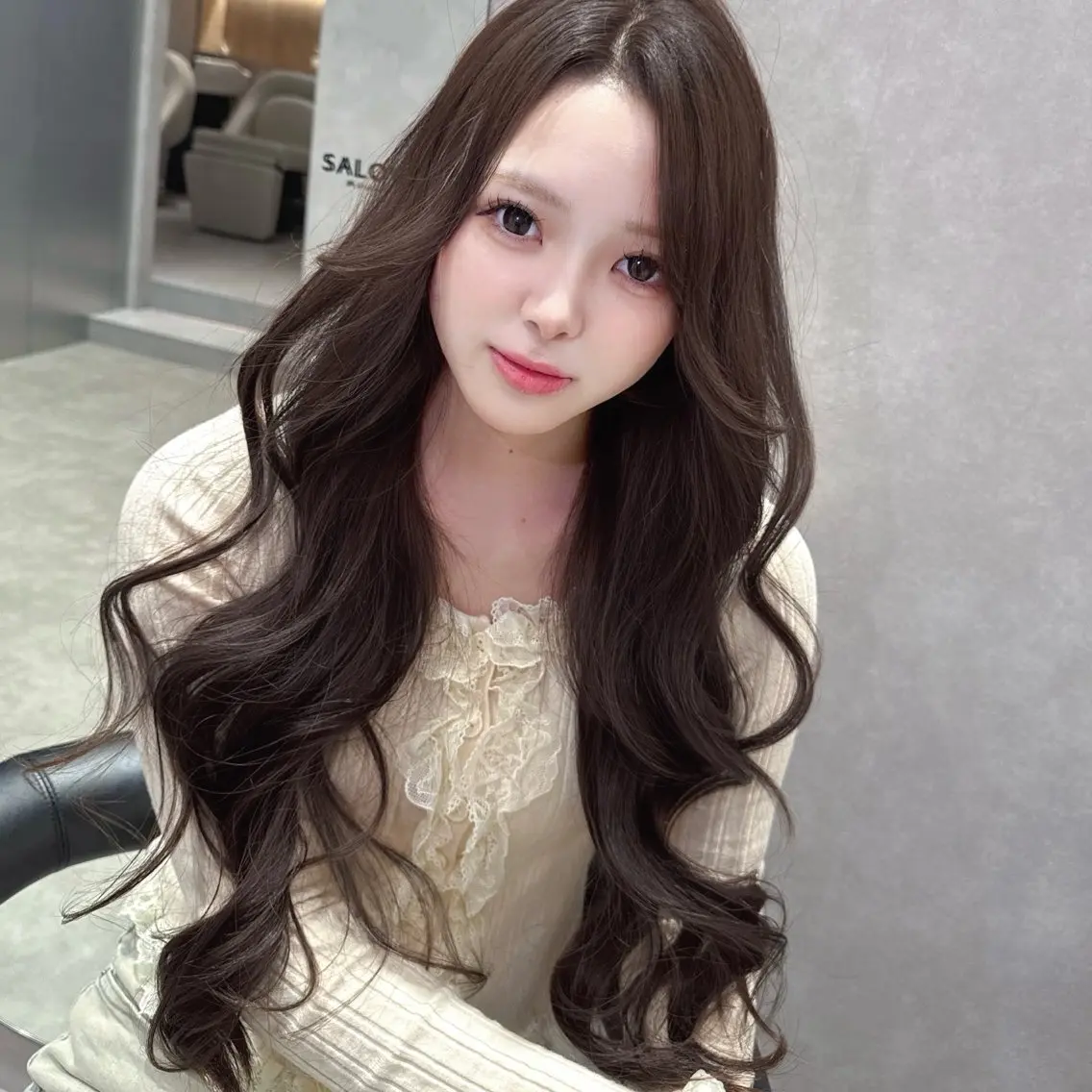 ミディアム カット ヘアカラー トリートメント 顔周りレイヤー/新宿 /モテ艶カラー/航介のヘアスタイル