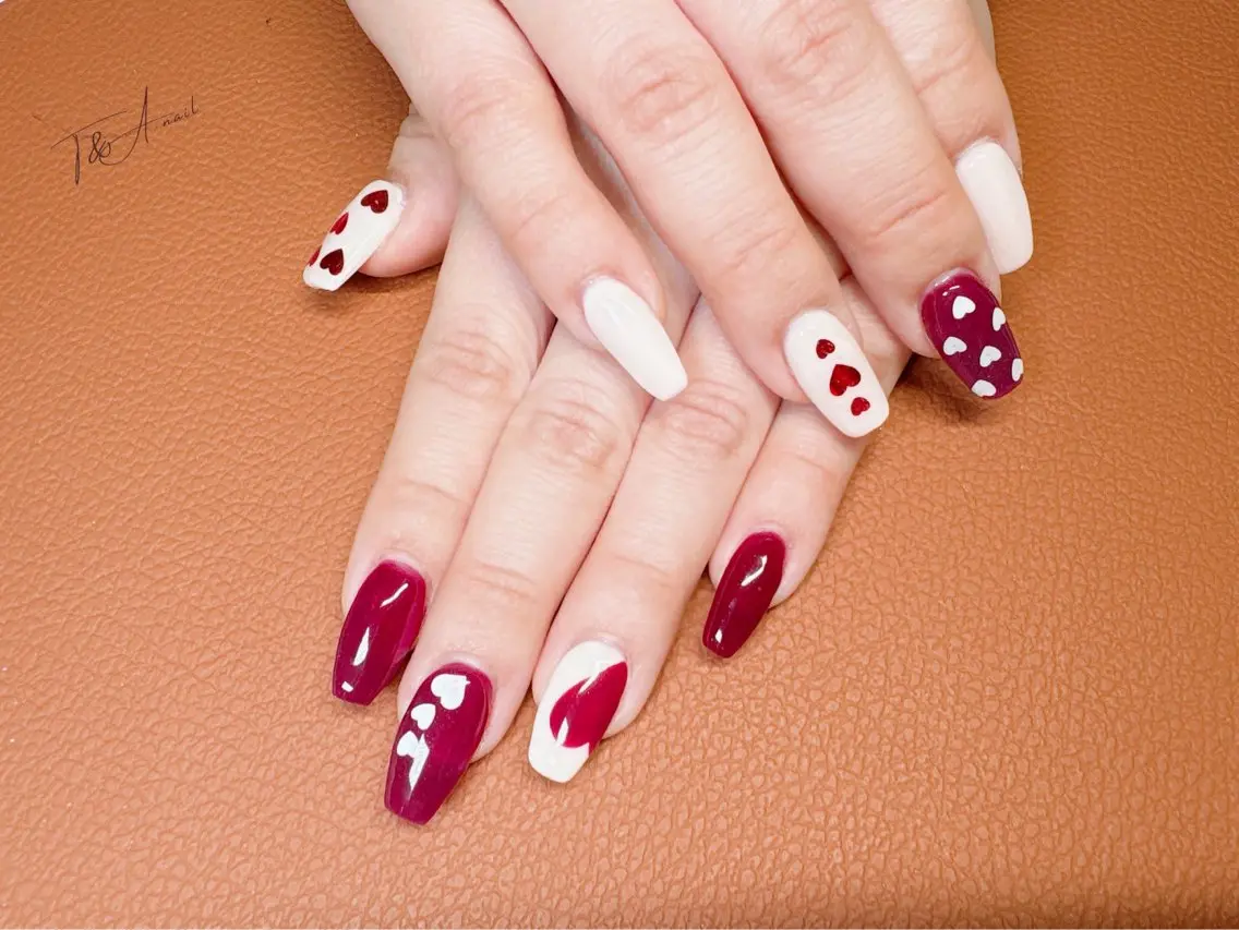 ネイル 長さ出し ジェルネイル ハート 赤色 スカルプネイル T&A nailのネイルデザイン