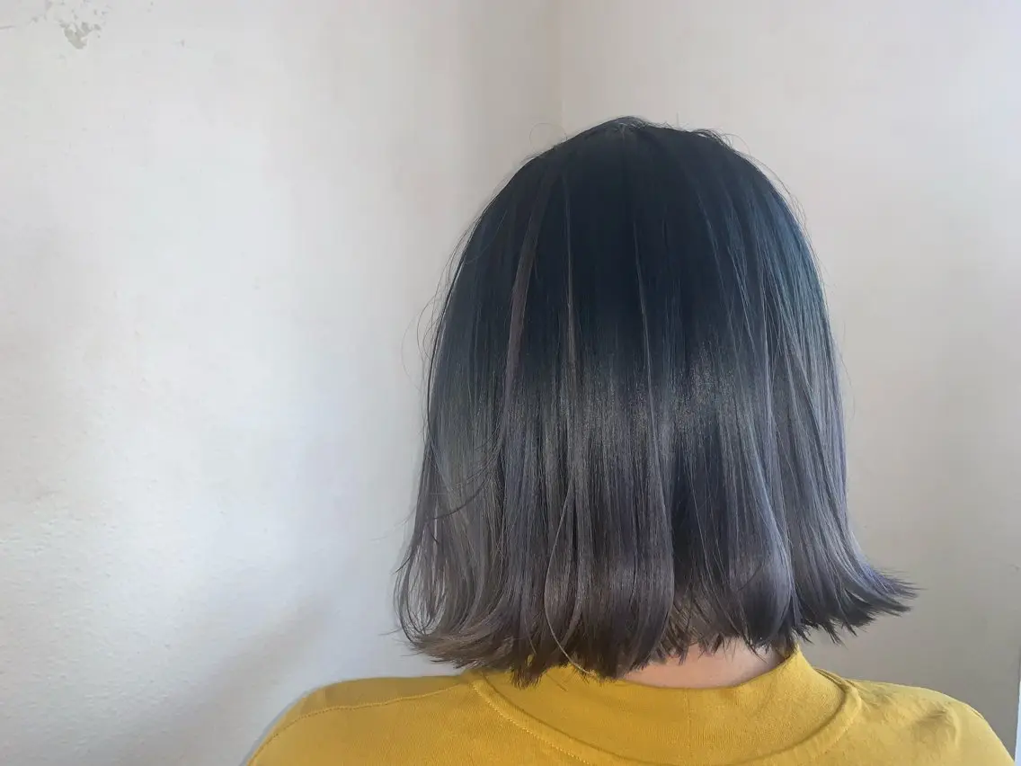 セミロング カラー ネイビーカラー popi 片岡のヘアスタイル