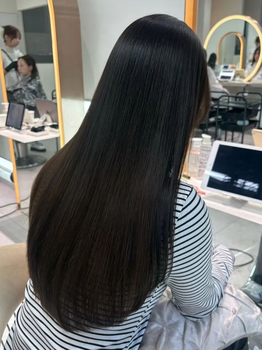 ロング カット ヘアカラー 縮毛矯正 福岡縮毛矯正✨️ ストレート 向井和輝のヘアスタイル