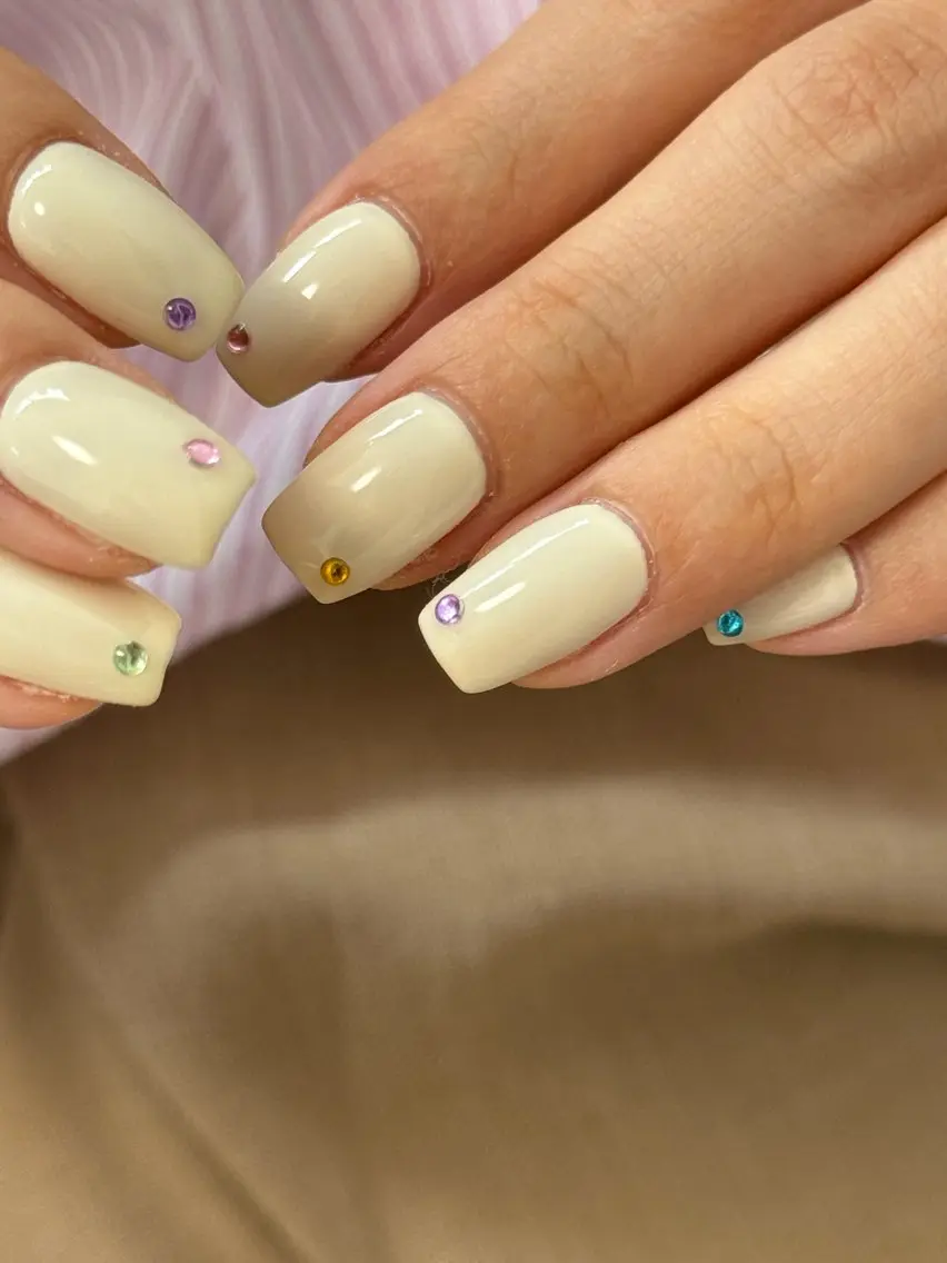 ネイル ワンカラーネイル シンプルネイル ホワイト ハンドネイル aneu. -アヌ- 💅🫧reinaのネイルデザイン