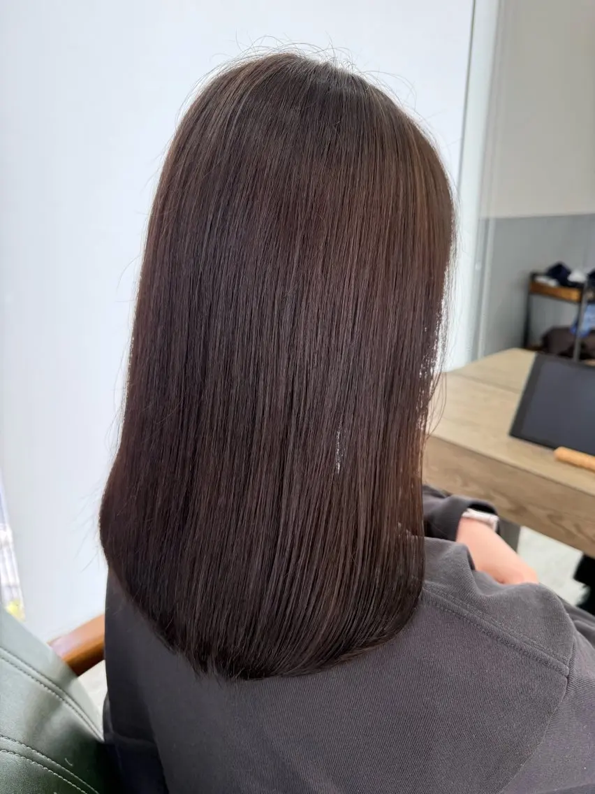 ミディアム アッシュ アッシュブラウン ヘアカラー 花森 捺巳のヘアスタイル