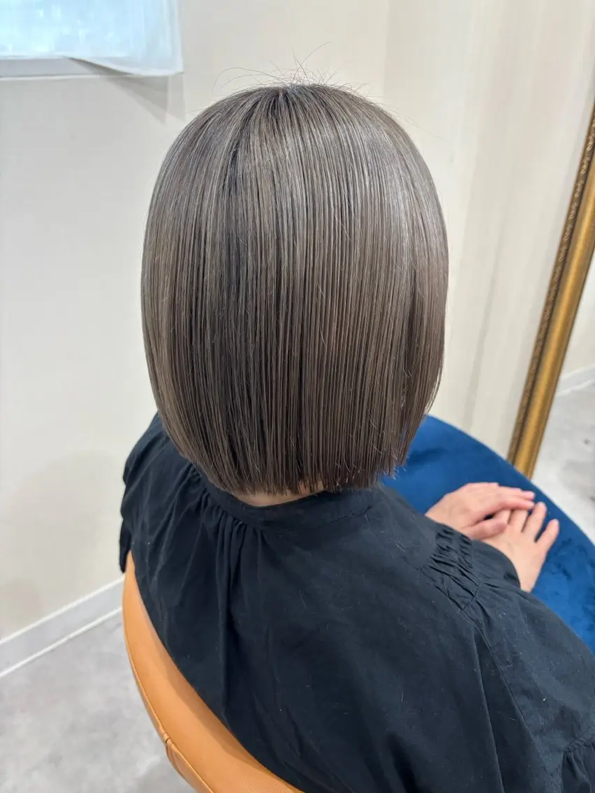 ミディアム カラー カット ヘアカラー 髪の家 tikiのヘアスタイル