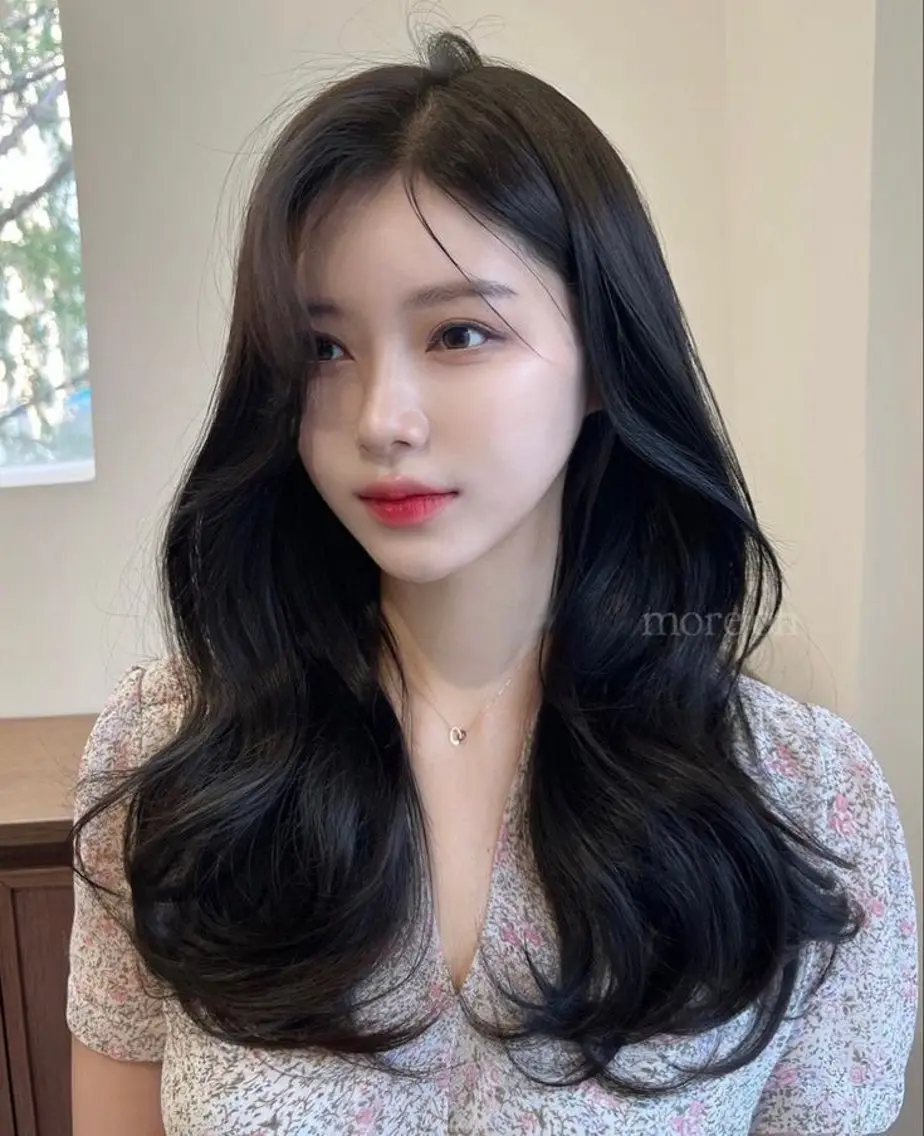 ロング カラー ヘアアレンジ カット ヘアカラー トリートメント ヘアセット レイヤー×透明感カラ ーHAYATOのヘアスタイル