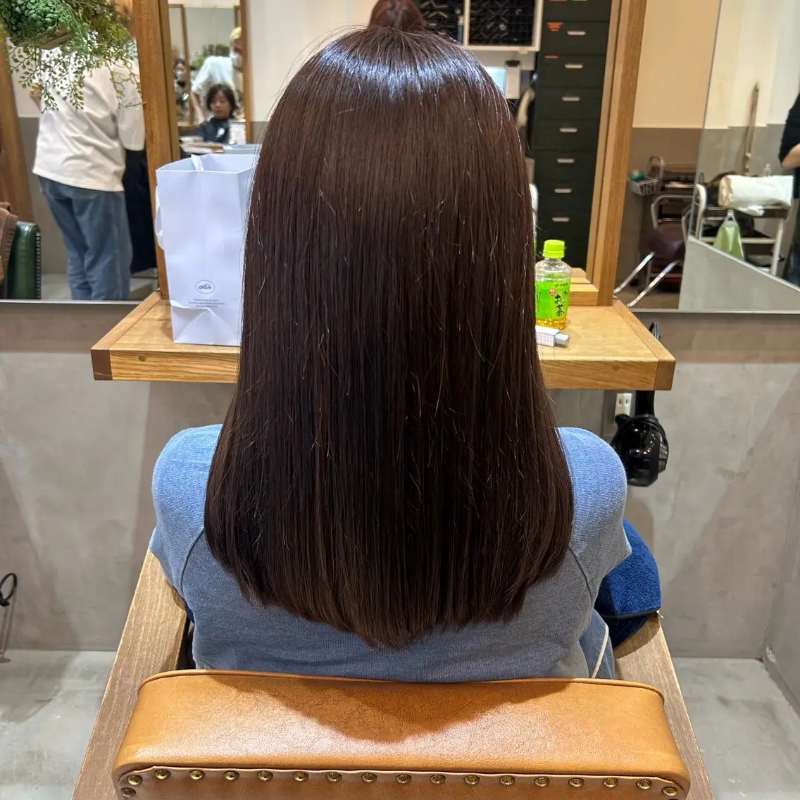 ミディアム カラー カット ヘアカラー トリートメント 若狭 彩花のヘアスタイル